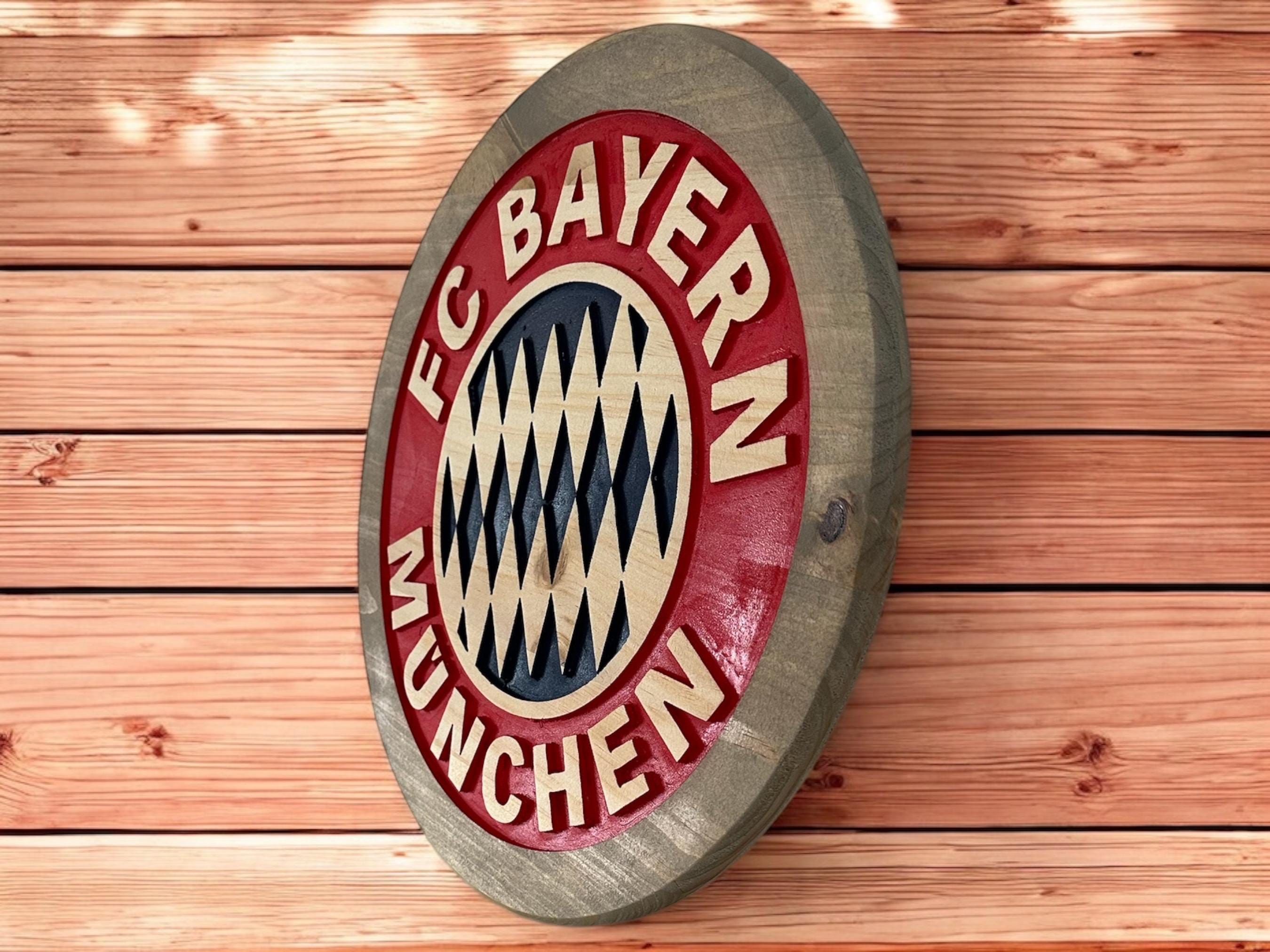 FC Bayern München Wooden Sign: Handcrafted Bundesliga Wall Art