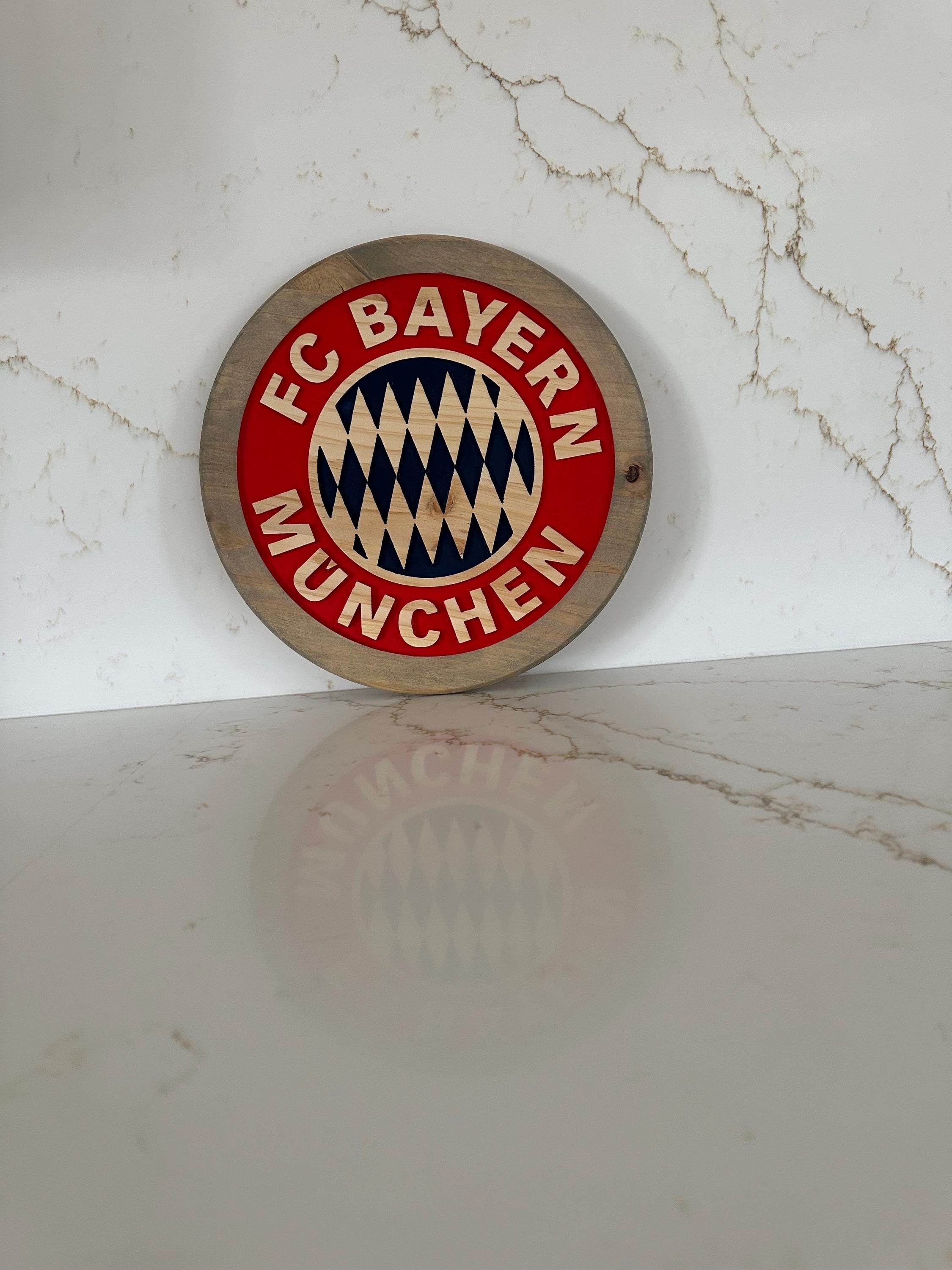 FC Bayern München Wooden Sign: Handcrafted Bundesliga Wall Art