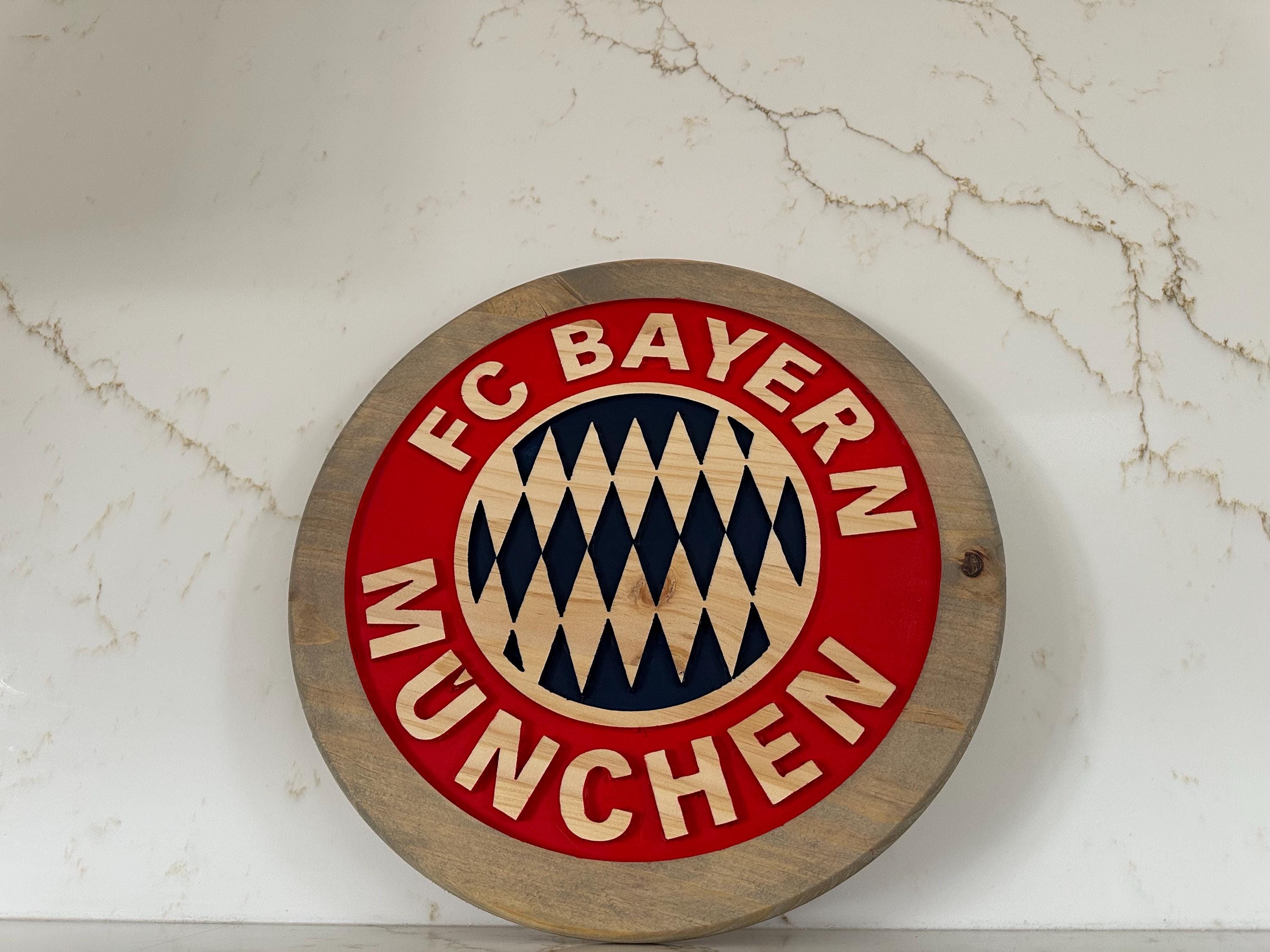 FC Bayern München Wooden Sign: Handcrafted Bundesliga Wall Art