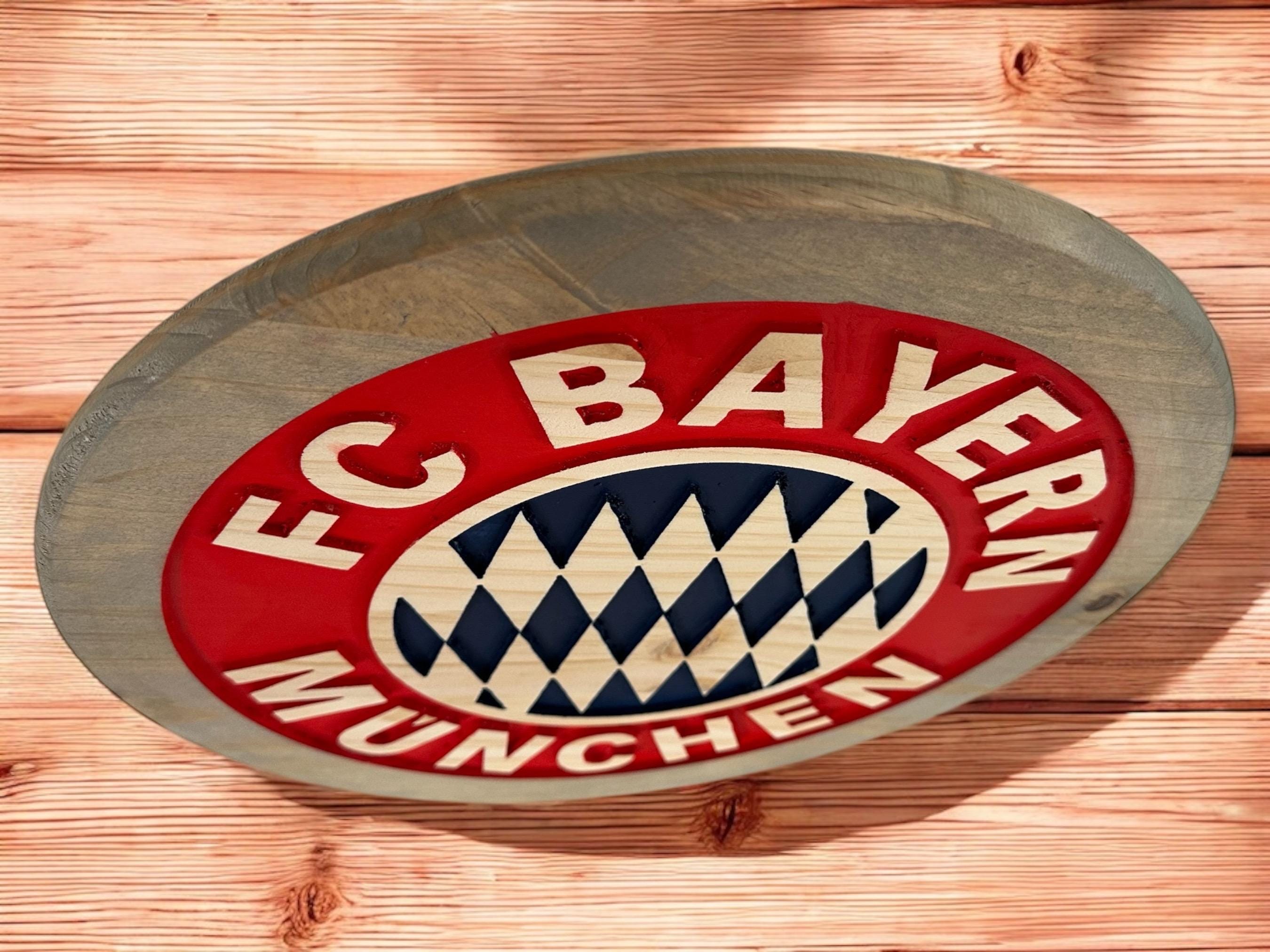 FC Bayern München Wooden Sign: Handcrafted Bundesliga Wall Art